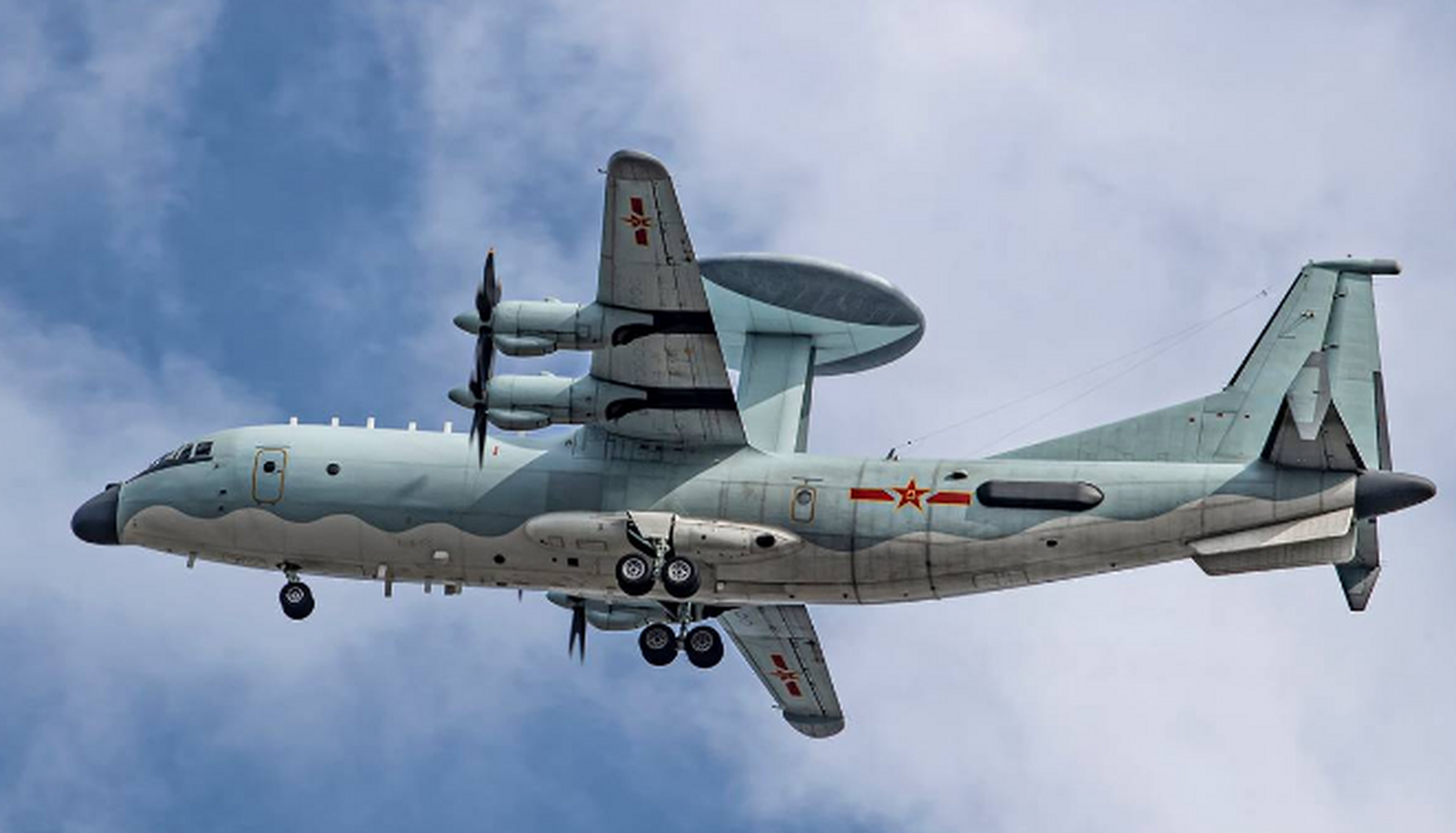 空警500明码进入海峡,台岛选择无视,仅公开一架卡28行动,解放军当前