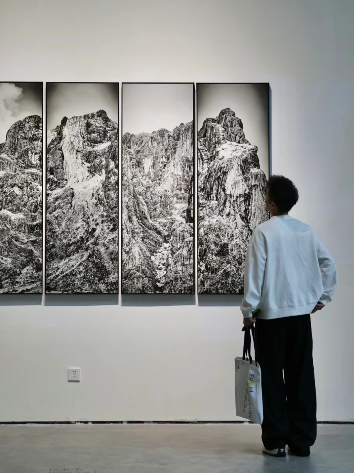 他没有天生的好运气,但他凭借自己的努力成为了人生赢家