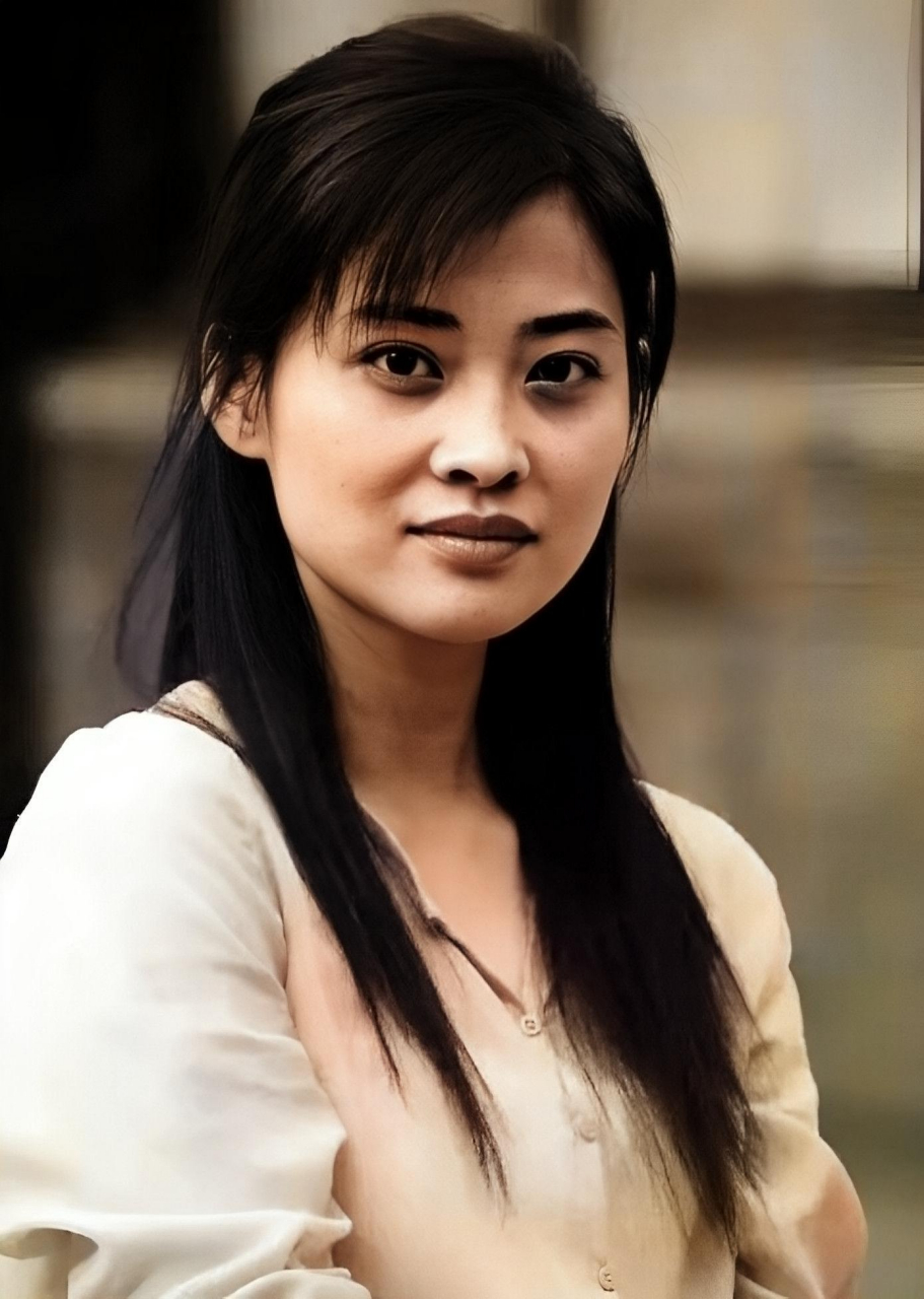 1997年,在拍摄《红色恋人》时,张国荣深夜给新人笔下的女主人公梅婷打