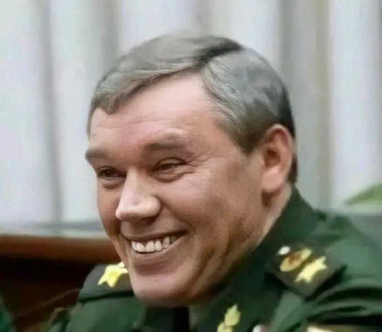 俄罗斯微笑将军图片