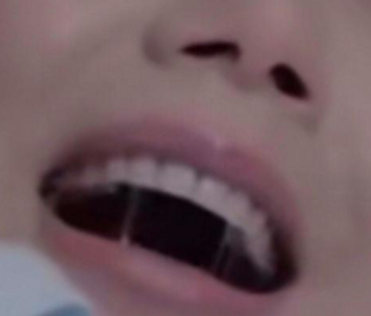 蒋雯丽高兴的嘴里都拉丝了[抠鼻]