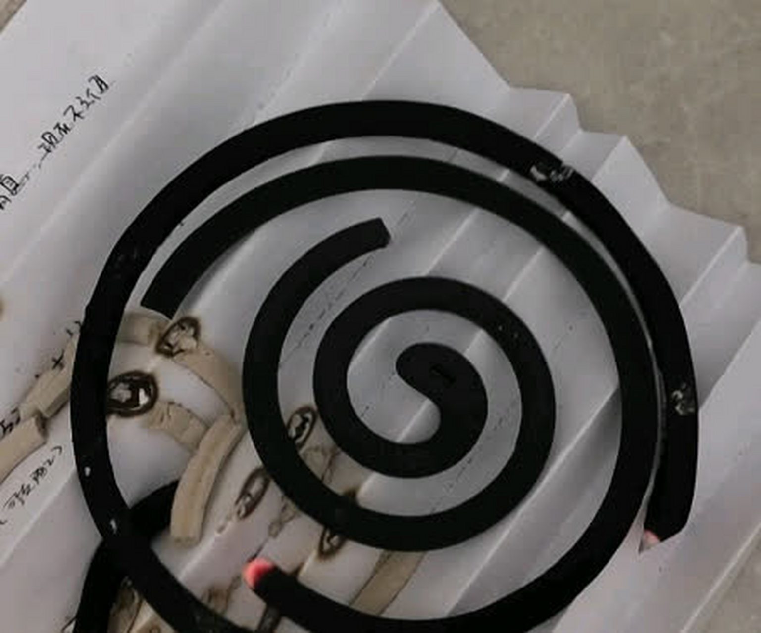 不知道为什么蚊香烧成这样#搞笑趣图