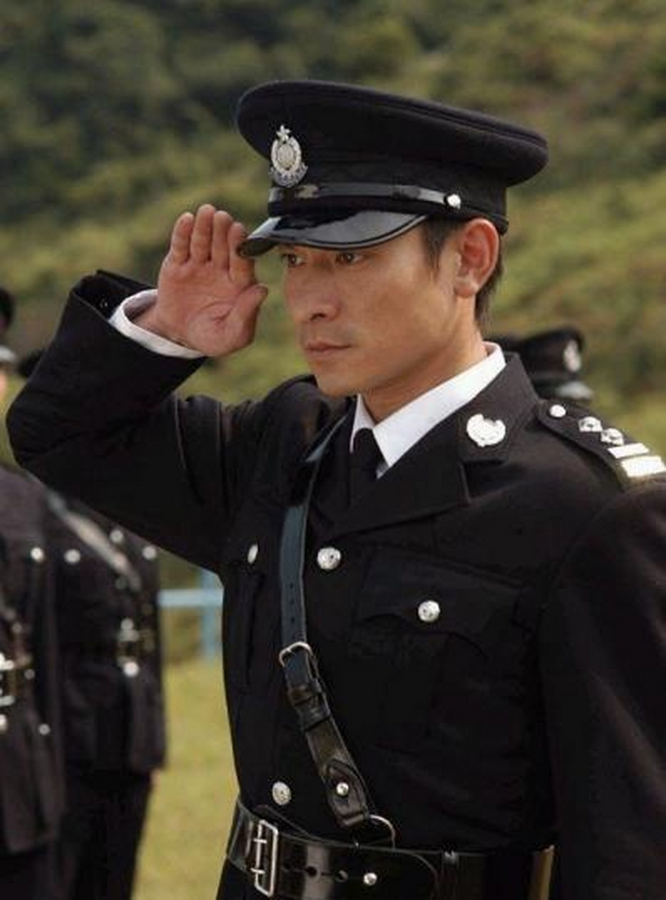 是一个潜伏于警方阵营的卧底,他的实际身份为由韩琛