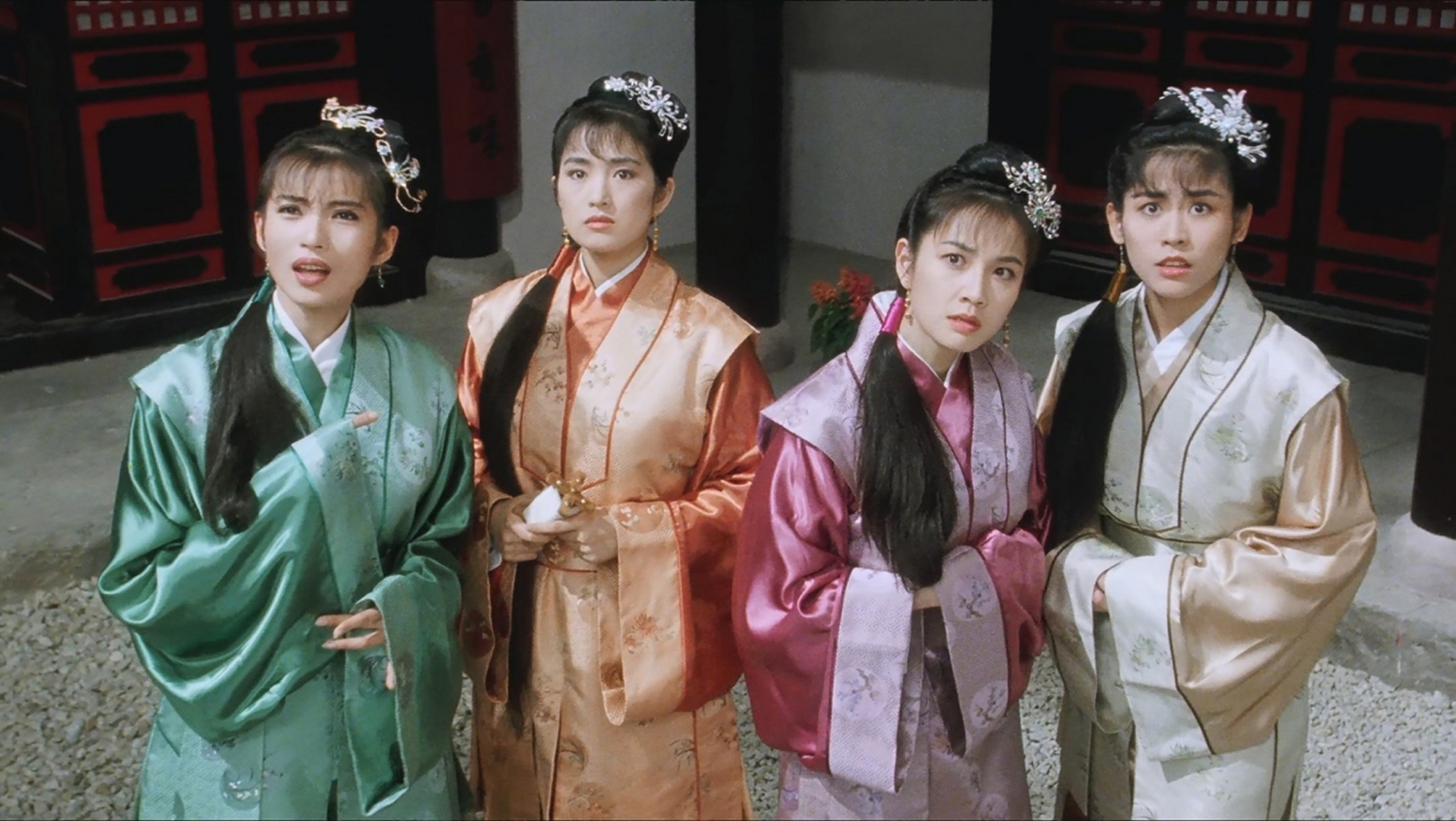 【《唐伯虎点秋香》之春香贾天怡】 1993年周星驰的《唐伯虎点秋香》