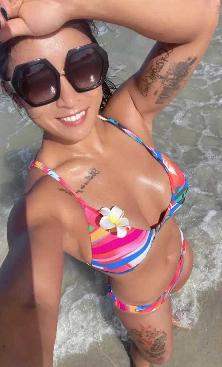 国人的骄傲[赞,李霞 wwe首位中国女选手.