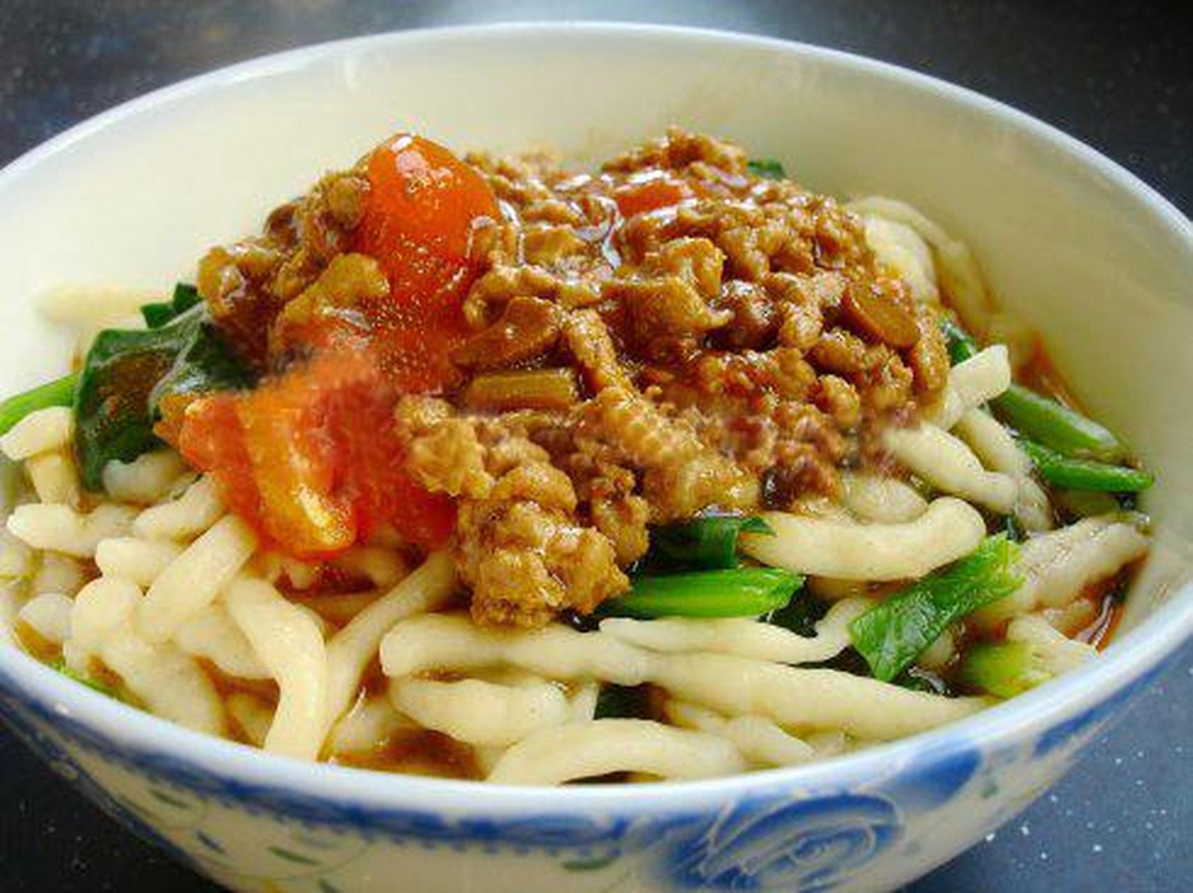 剔尖儿又称拨鱼,剔拨股,是发源于山西运城,晋中等地的一种传统面食.