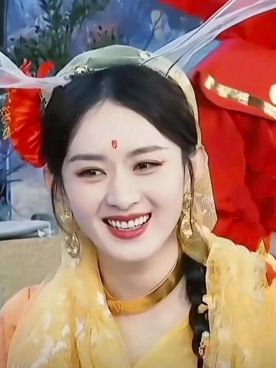 赵丽颖做烤瓷牙了吧?花千骨的时候牙不是这样的