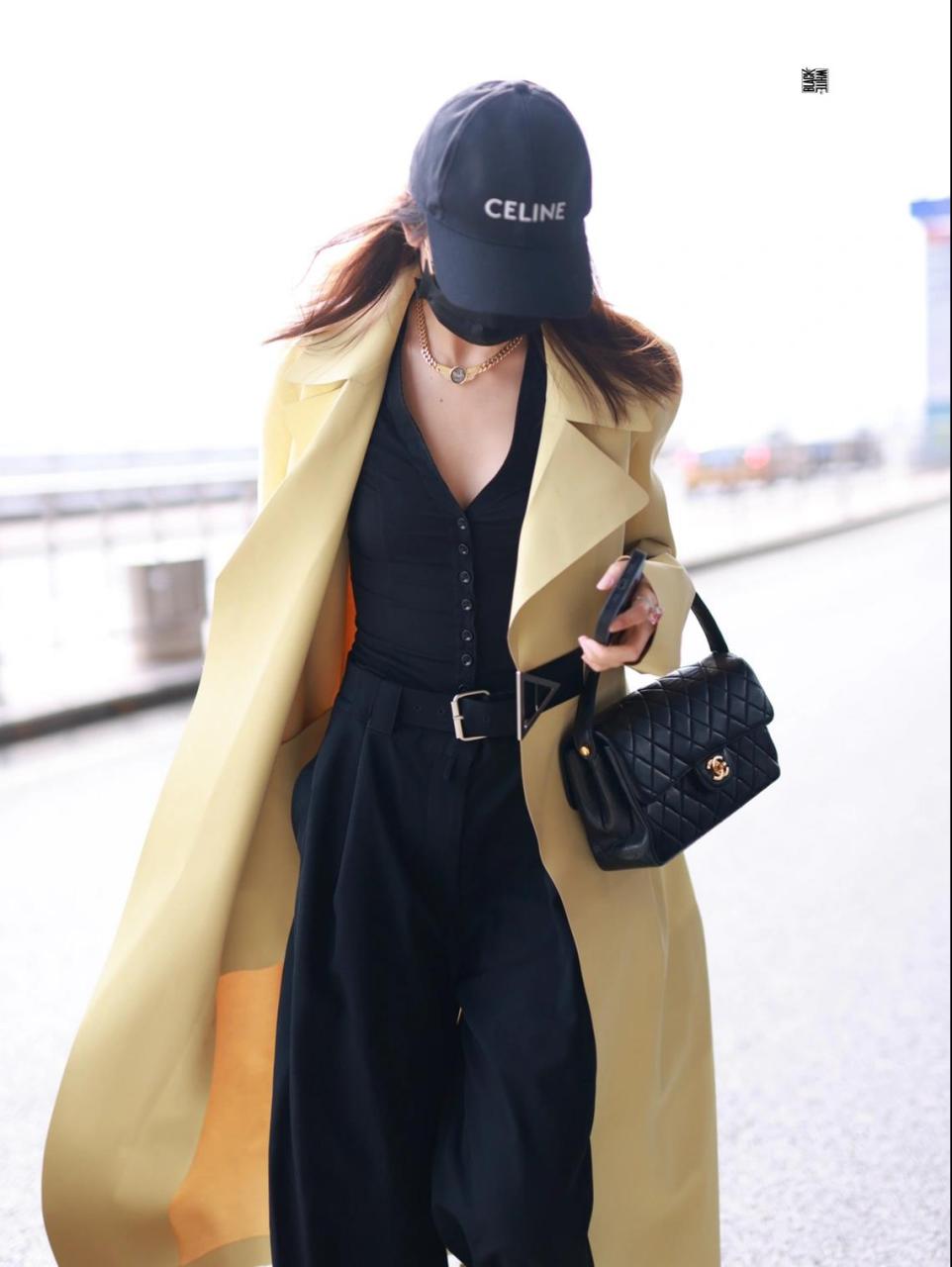 王鸥私服| 实用风衣搭配 王鸥0316机场私服穿搭,修身打底搭配阔腿直筒