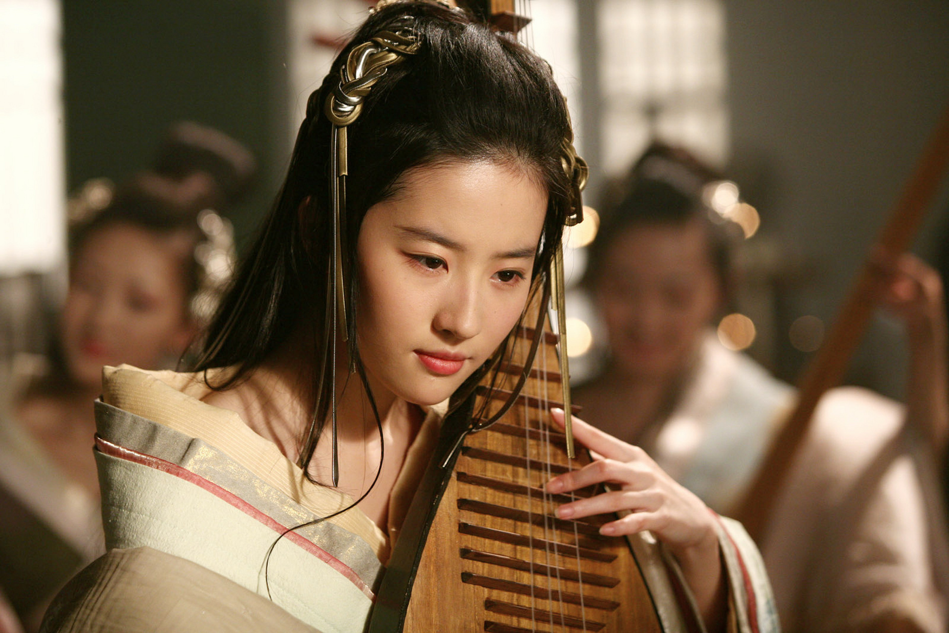 刘亦菲:告诉你什么是最美虞姬,怀抱一把琵琶,一身淡雅,尽显"第一美女"