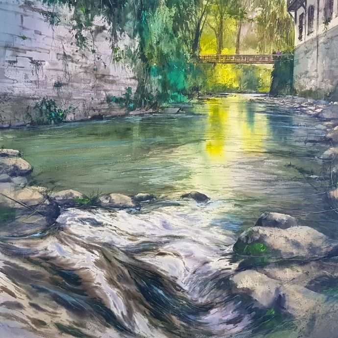 水面波光粼粼,清澈见底,仿佛真的一样,是可以以假乱真的地步了!