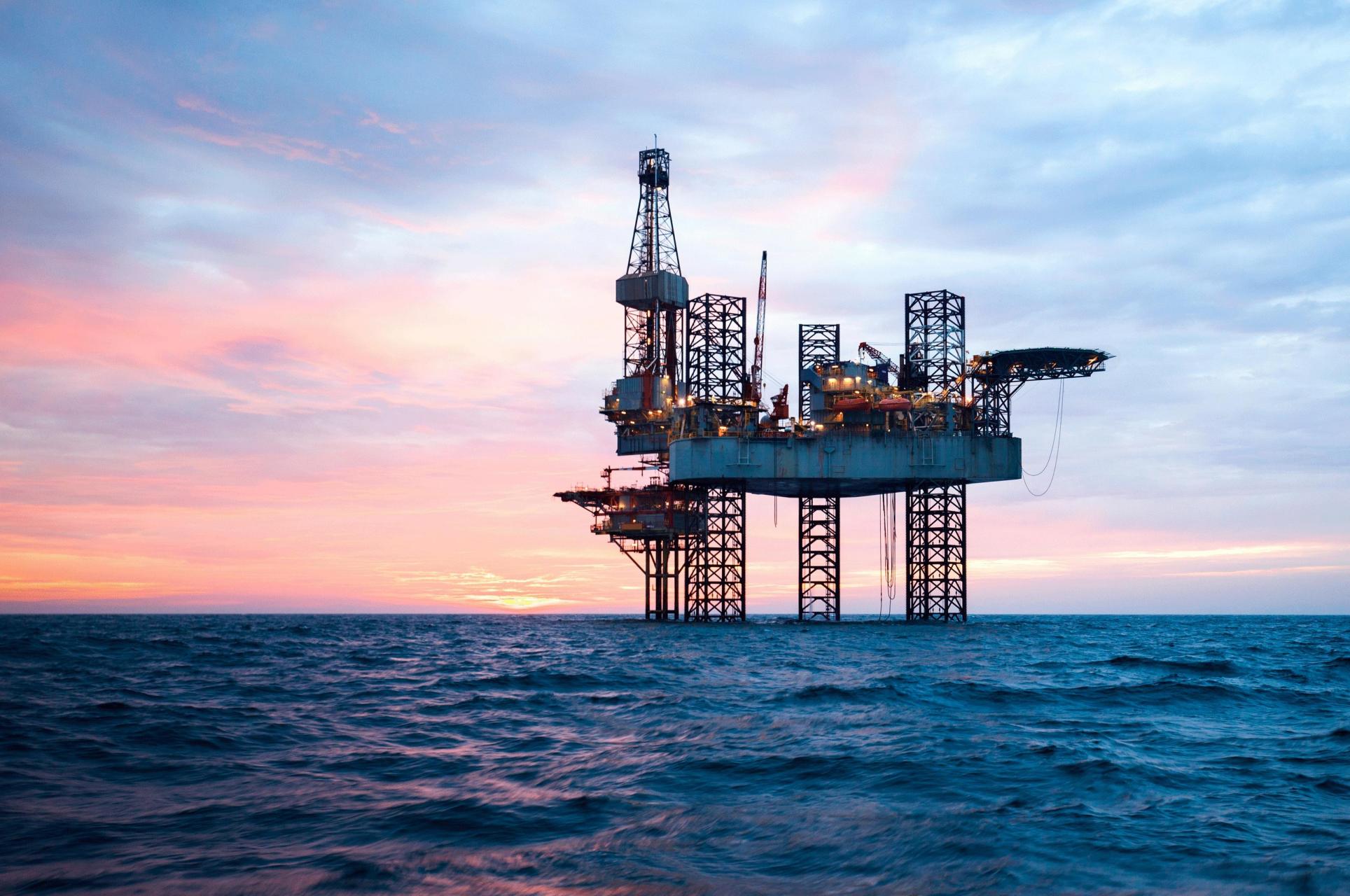 美国页岩油生产商助攻欧佩克减产,油价下不来  美国页