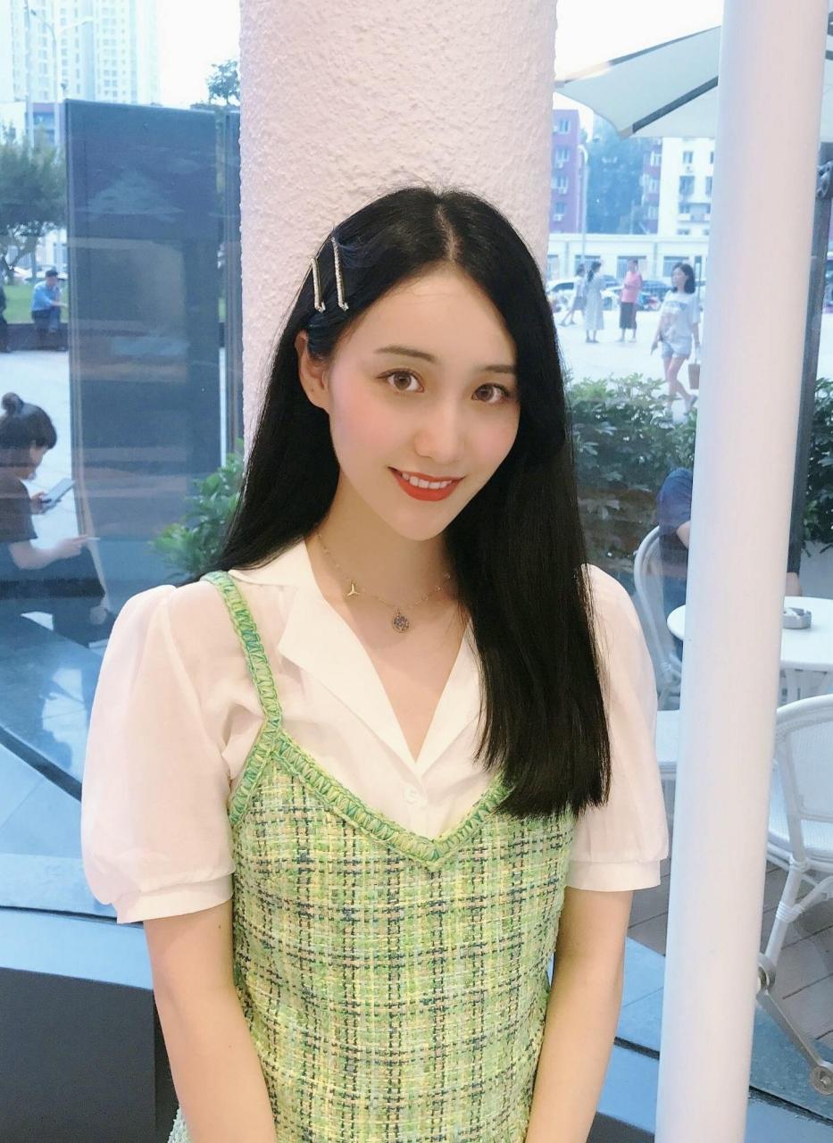 刘佳榆美图:青春靓丽,美丽动人