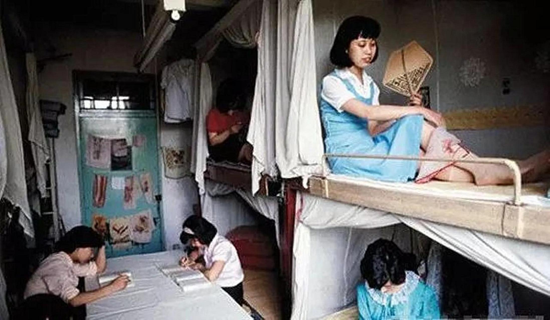 90年代,大学女生宿舍充满了岁月的味道