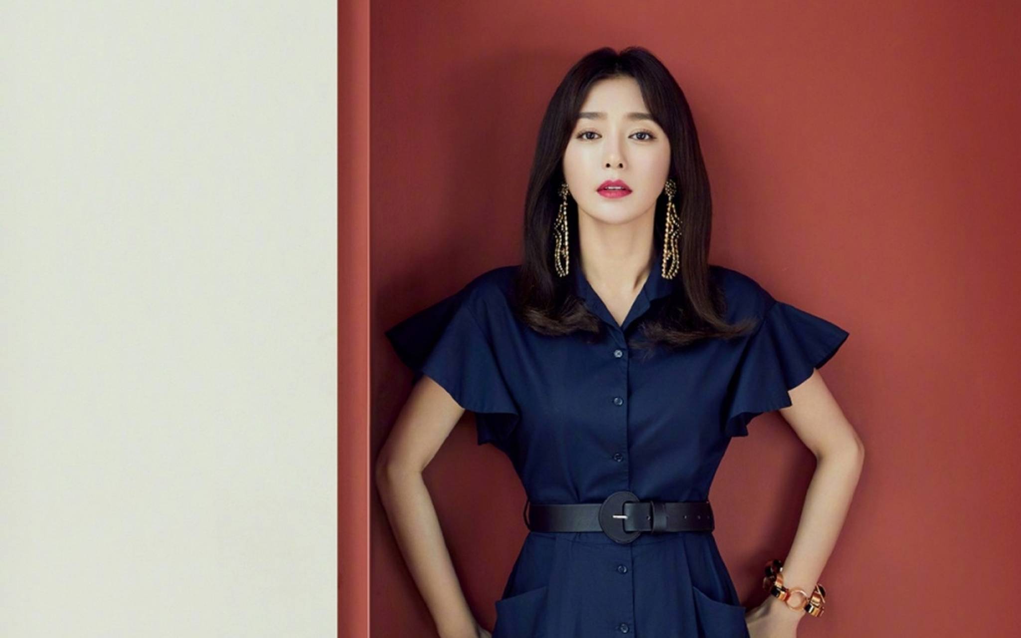 成熟女人秦岚气质高雅复古风摄影