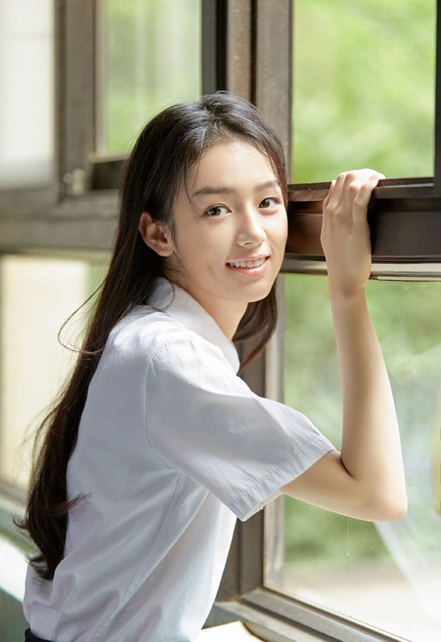 周也# #周也为什么不穿紫色这套走红毯# #谁给