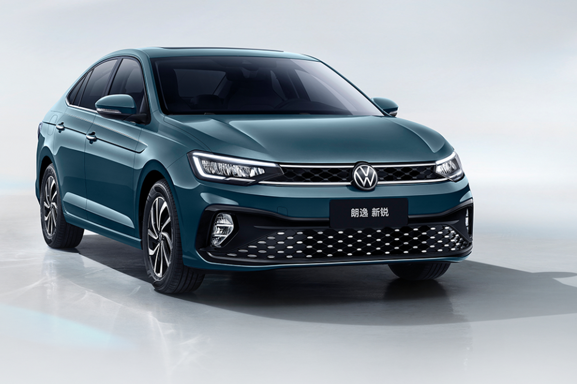 说起上汽大众lavida xr,在之前就有很多人猜测这是朗逸家族旗下的新