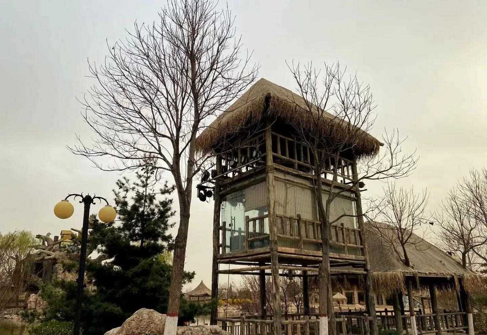 今天带你们看一下榆次四百多的度假酒店(榆次自在精舍会议室)[照相机]