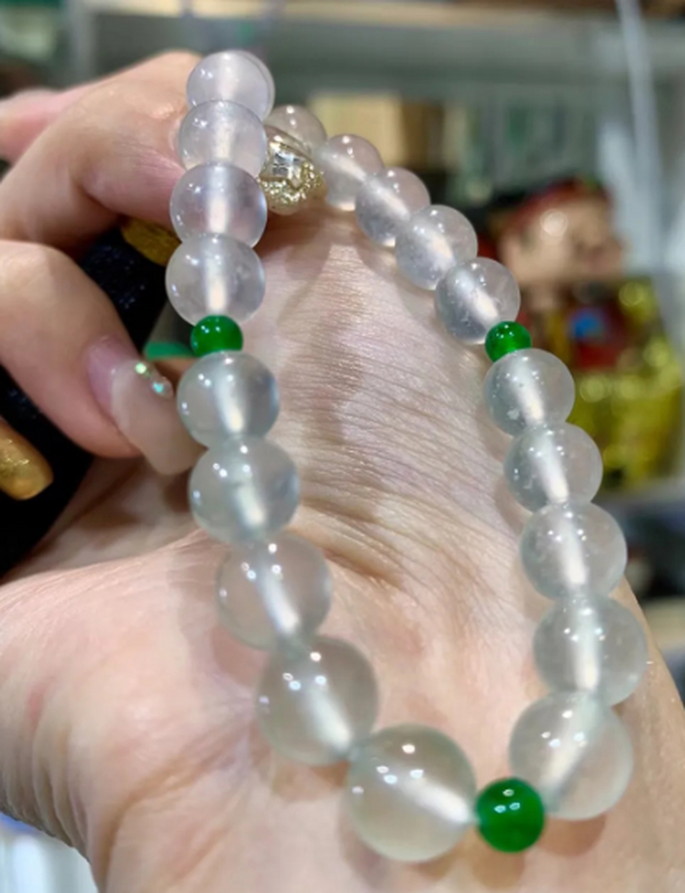 翡翠挂件# #点击头像看直播# 茅台白玻璃种手串,非常不亲民,大五几耨