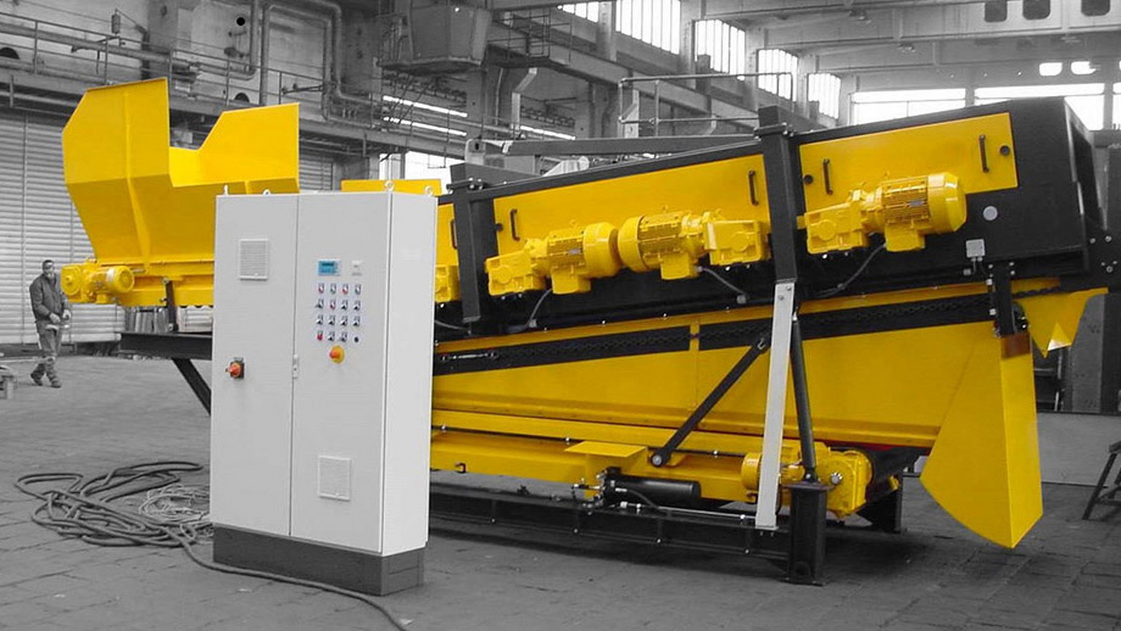 泥石分离设备在选购时生产能力要略大于计划方案能力,倘若机型的生产