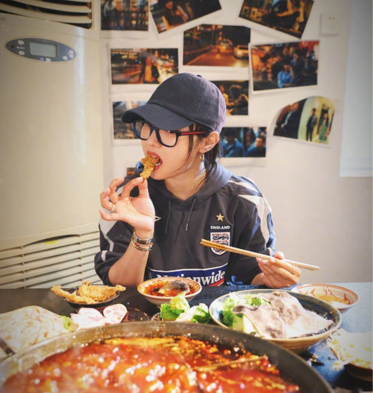 38岁白百何吃火锅太豪迈!