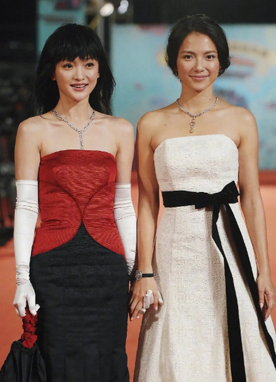 2006年,第43届台湾金马奖,走红毯的周迅和李心洁!