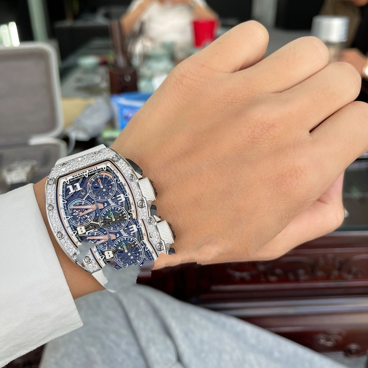 每日分享一支腕表:理查德米勒rm72-01雪花钻