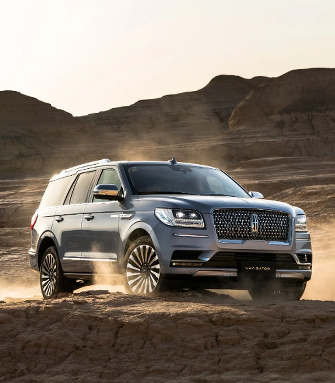 朋友们,给你们介绍一款豪华suv界的翘楚——林肯领航员! 最低售价109.