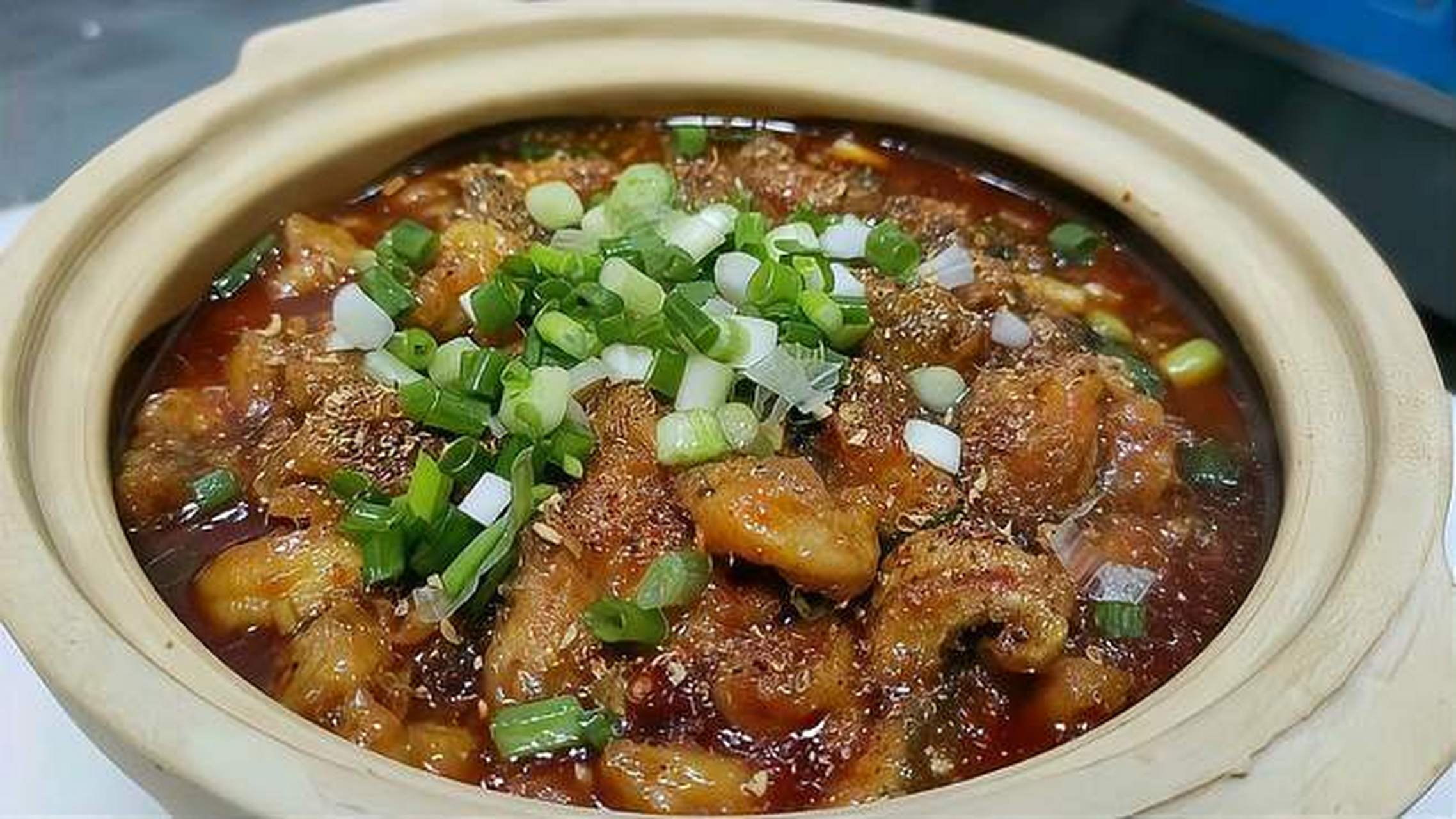 99麻婆鱼的做法99 95麻婆鱼是一道传统的中式菜肴,以鱼片为主料