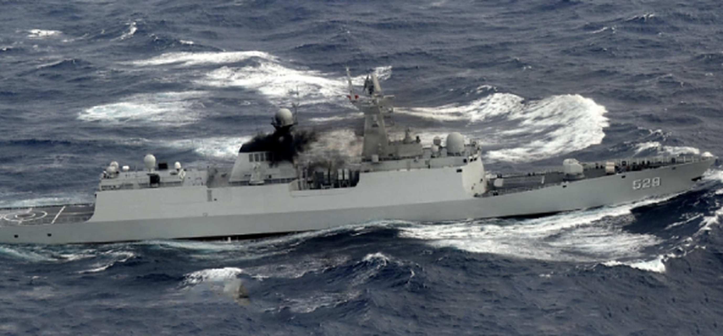 解放军演练"瓮中捉鳖",王定宇炒作:舟山舰为交差,让台舰靠近!