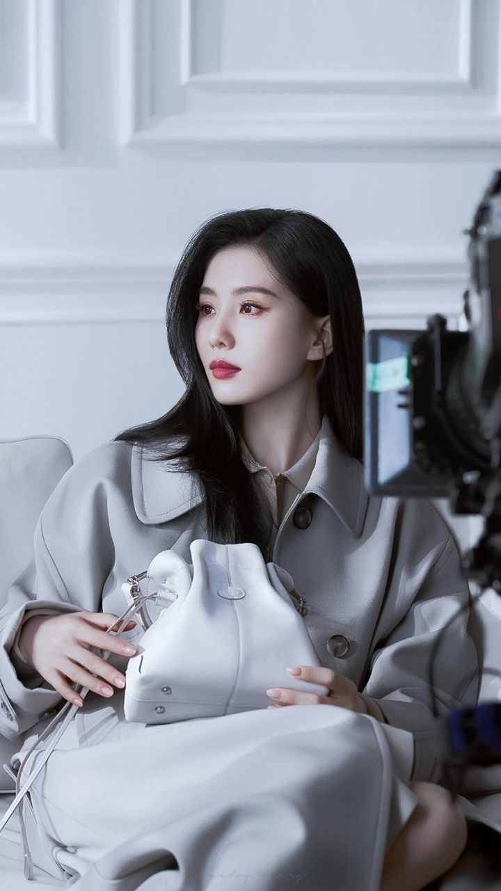 tods品牌 代言人刘诗诗 意式优雅,豆豆情诗完美诠释优雅与奢华的交汇.