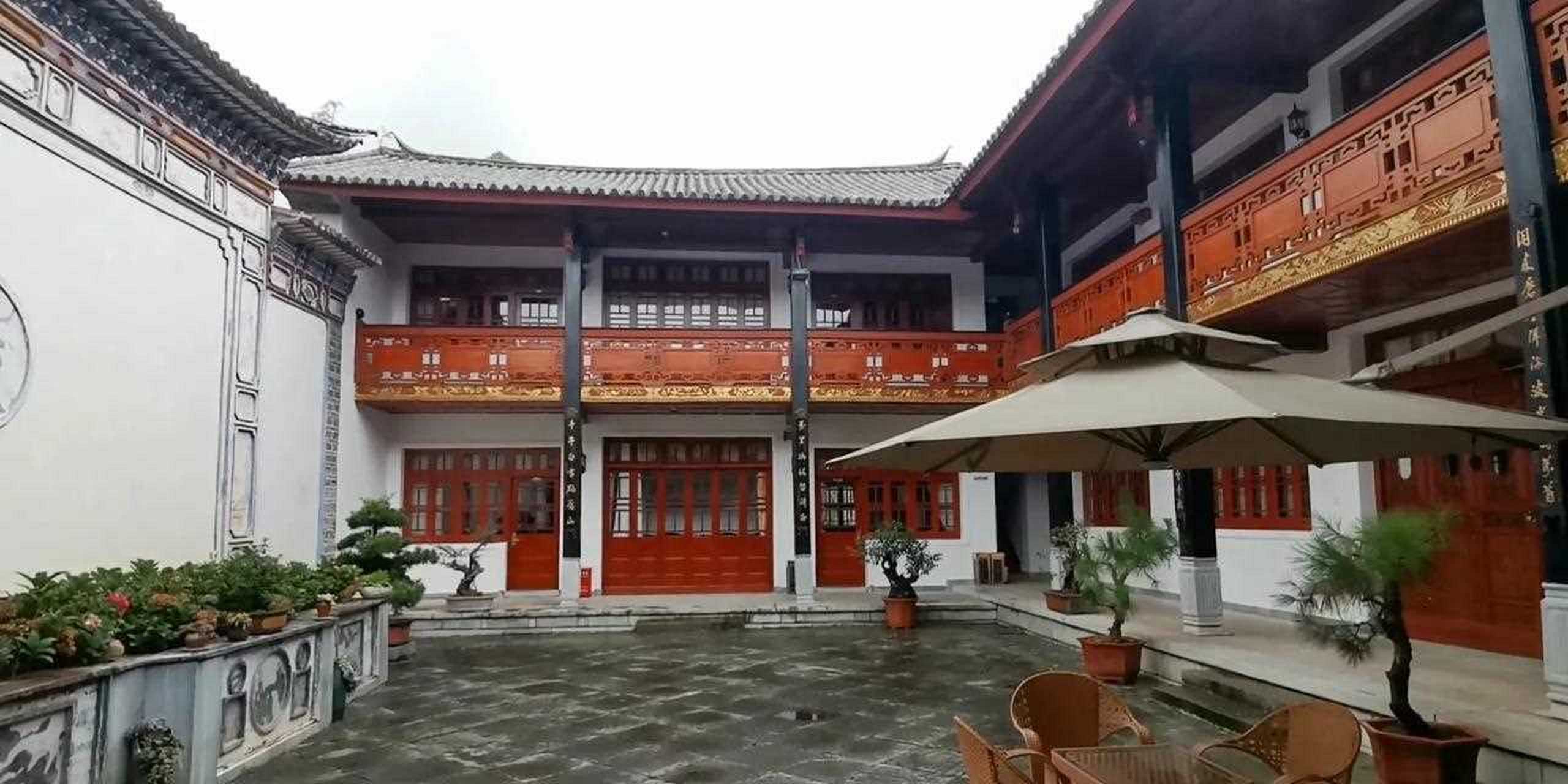 云南大理43—喜洲古镇董家大院董家是喜洲古镇四大家族之一.