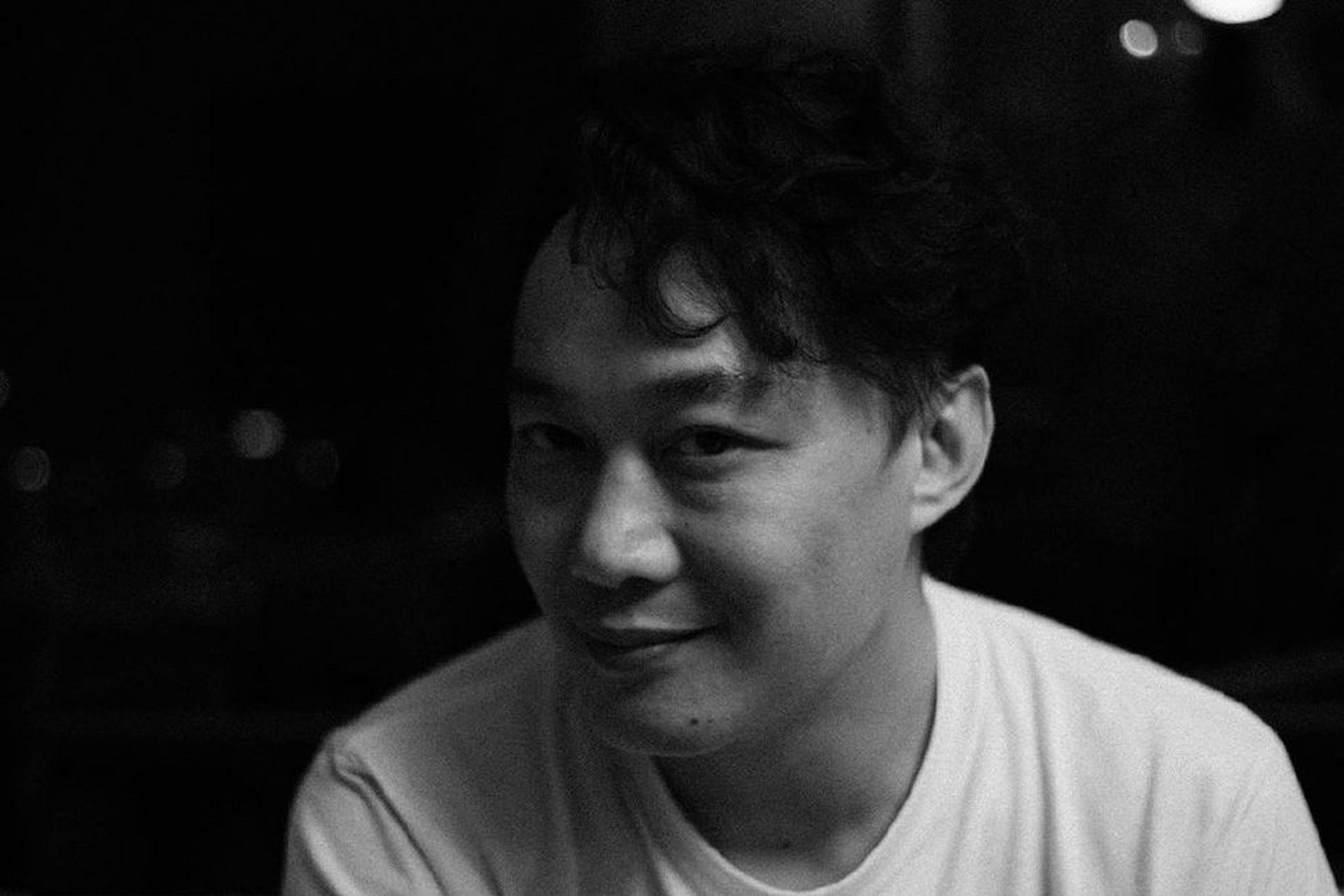 陈奕迅新歌《致明日的舞》用轻快的旋律和温暖的歌声给人以坚定的力量