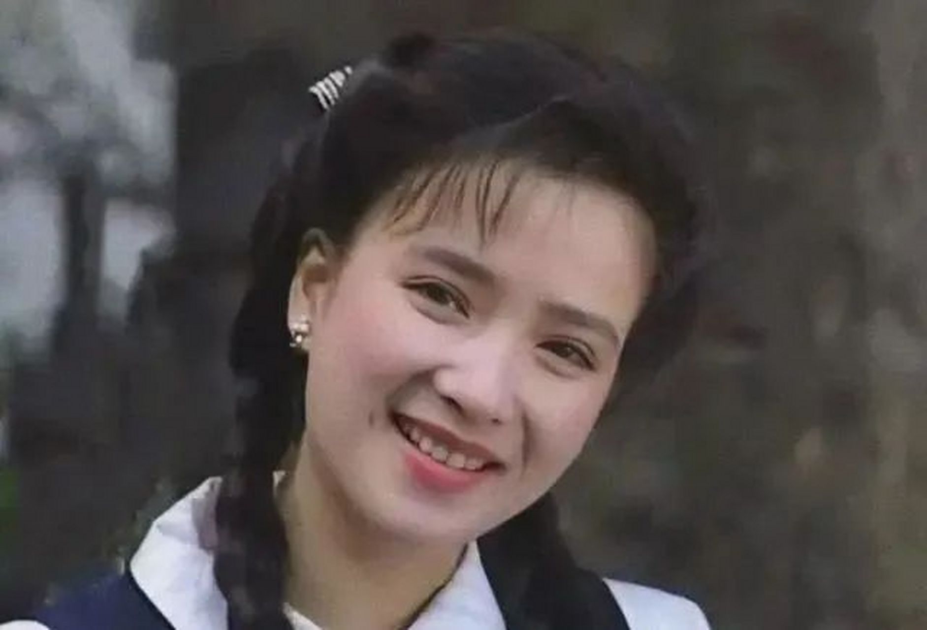 "温婉端庄 "的女明星之何晴  何晴的长相很温婉,她的双眸柔情似水,一