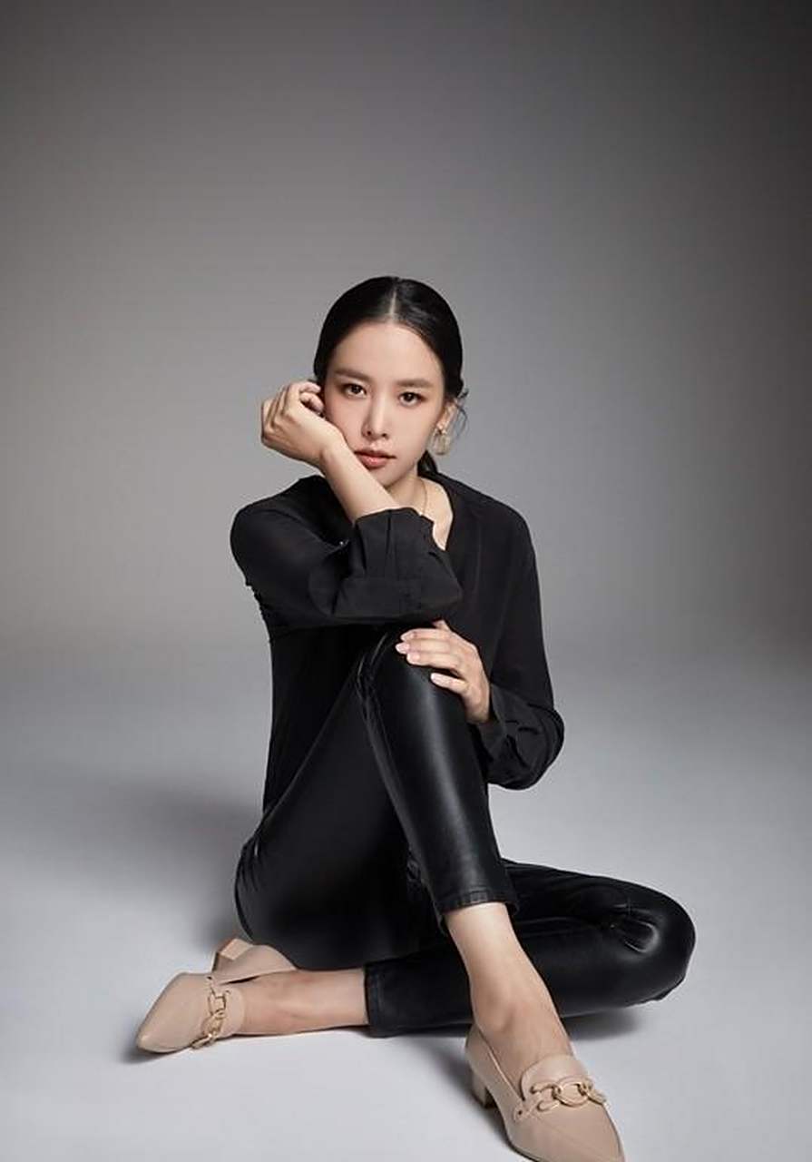 韩星赵伦熙,秋季靓丽迷人魅力写真