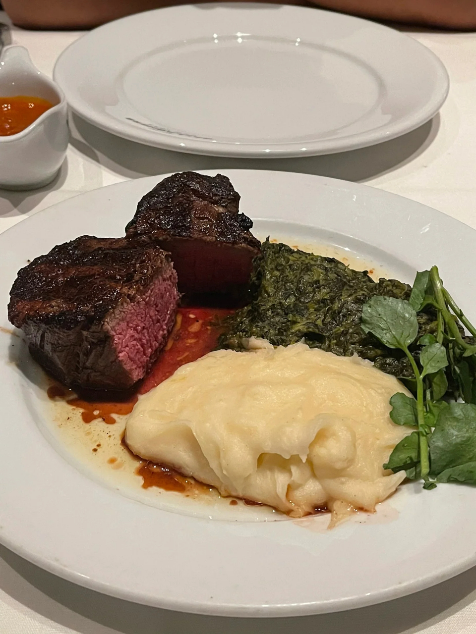 性价比超高的牛排馆  99gallagher steakhouse位于中城52街,是一家