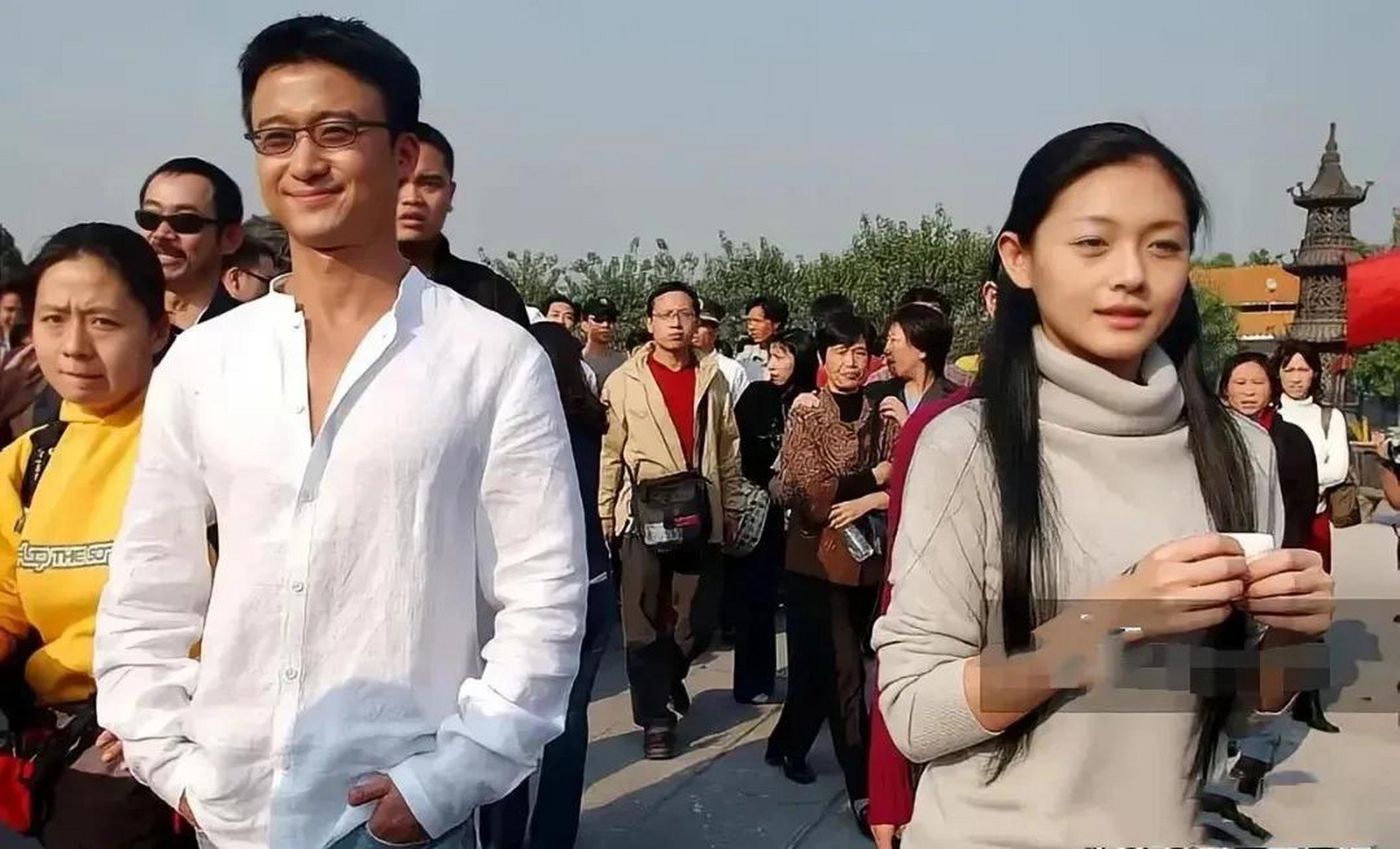 吴京是一位备受瞩目的中国电影人,并拥有成就斐然的演员和导演生涯.