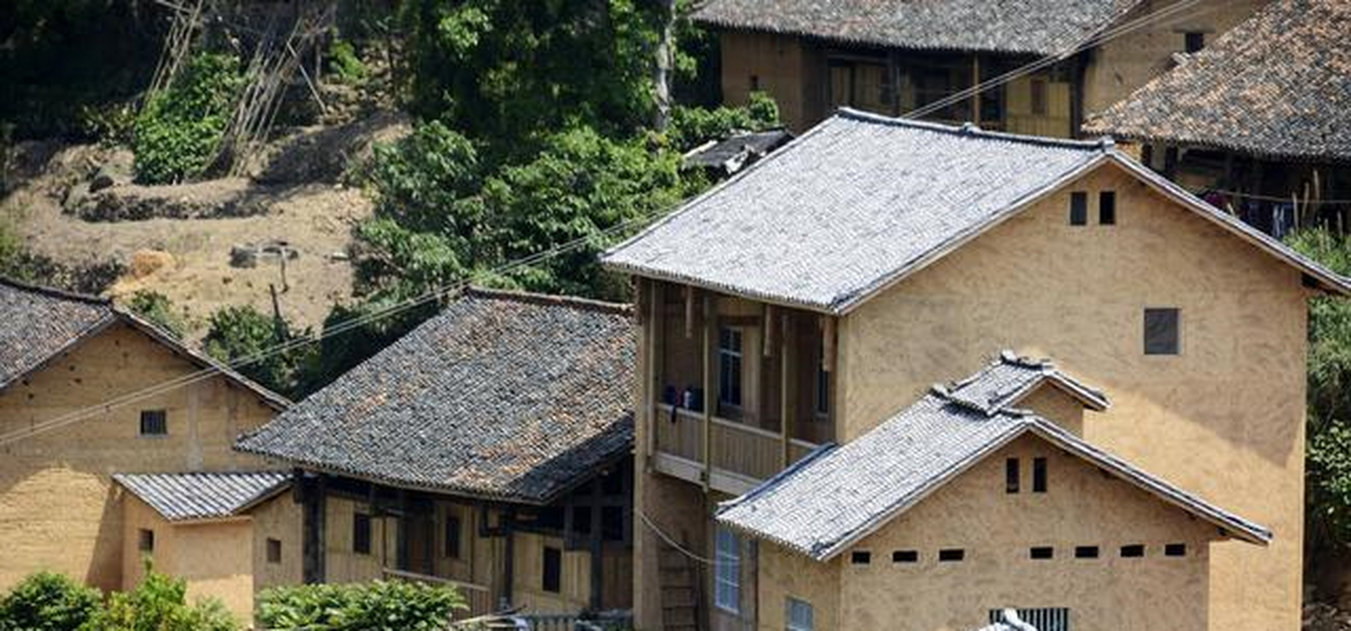 布依族板万布依寨建筑风格独特 古韵悠悠