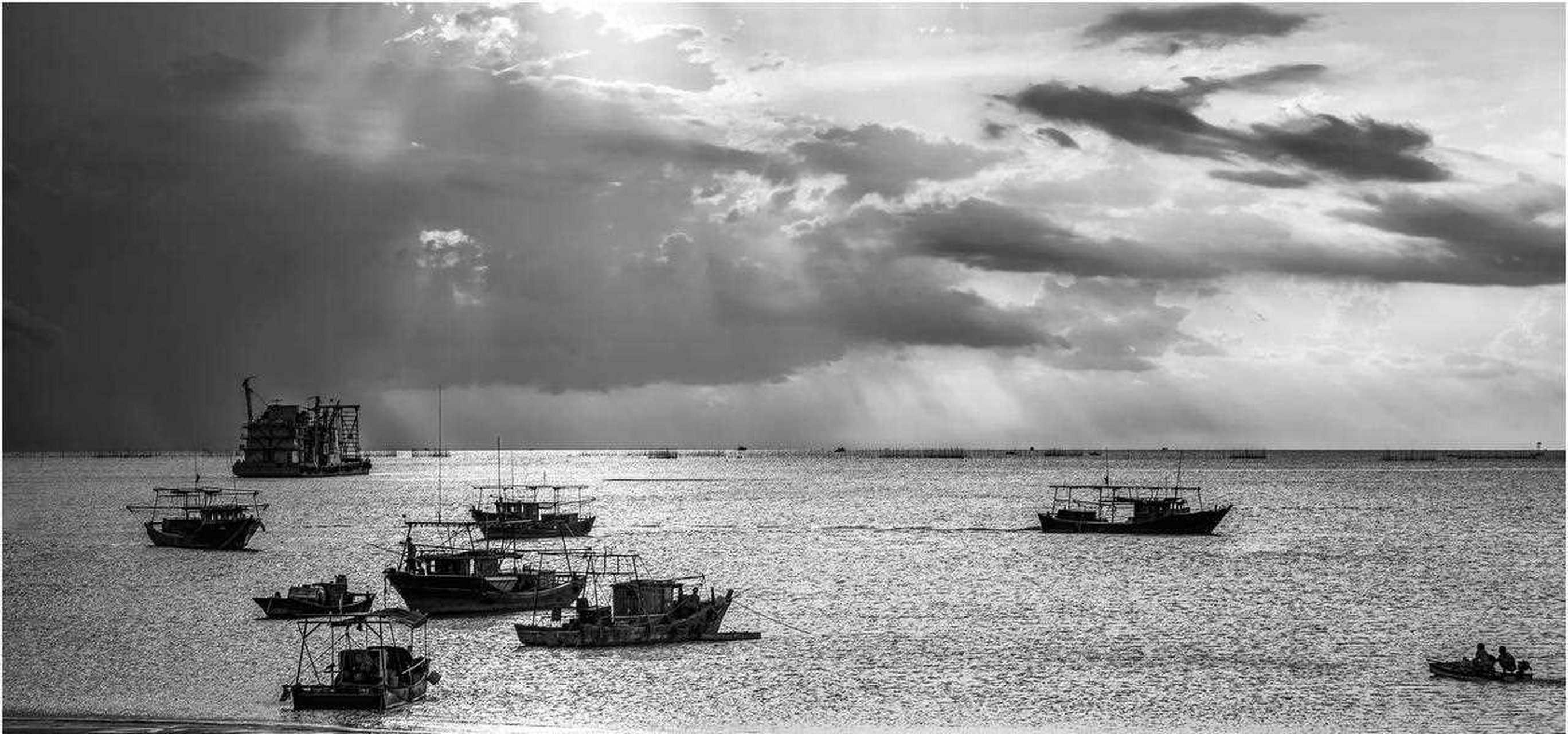 《渔港夕照》  摄于广东湛江遂溪县石角渔港. 摄影[不高兴]
