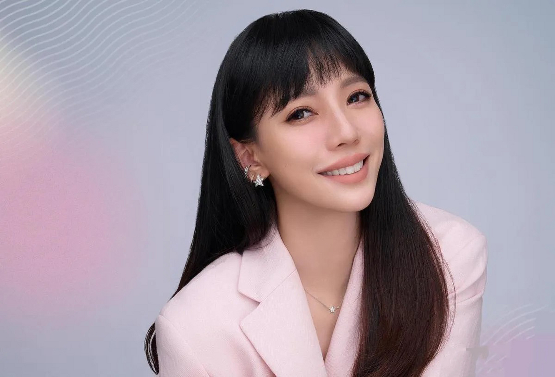 李靓蕾,释放强烈讯号!