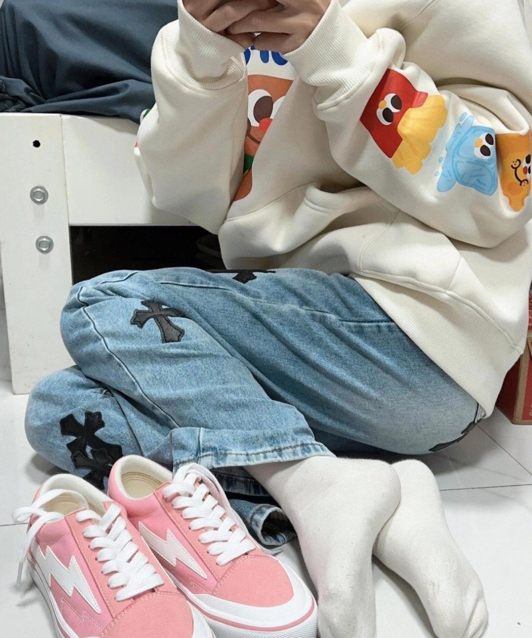 网友:是不是女生都喜欢穿白袜子?