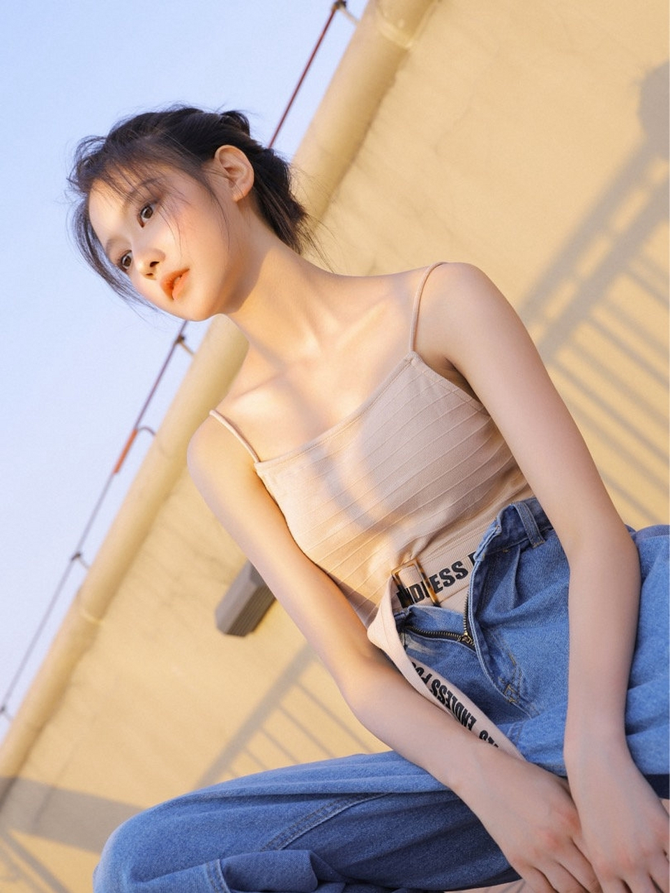 吊带美女国模摄影私拍