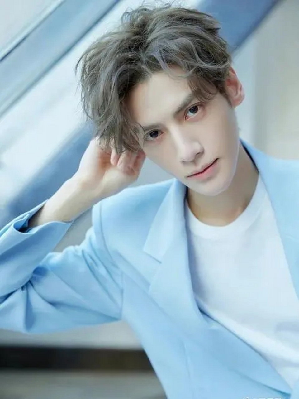 罗云熙是不吃饭的嘛,真的太瘦啦.