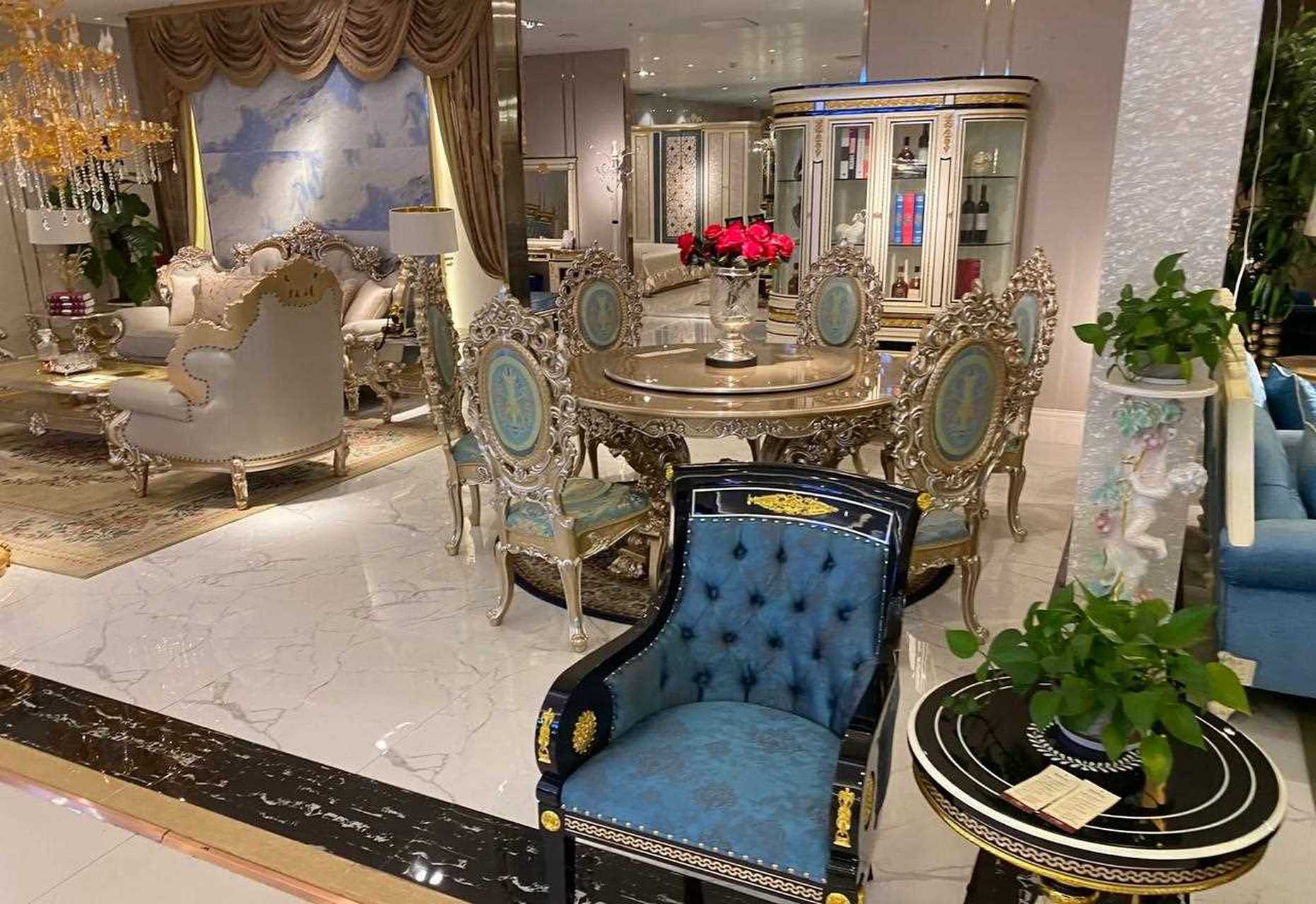 罗浮宫 看到家具