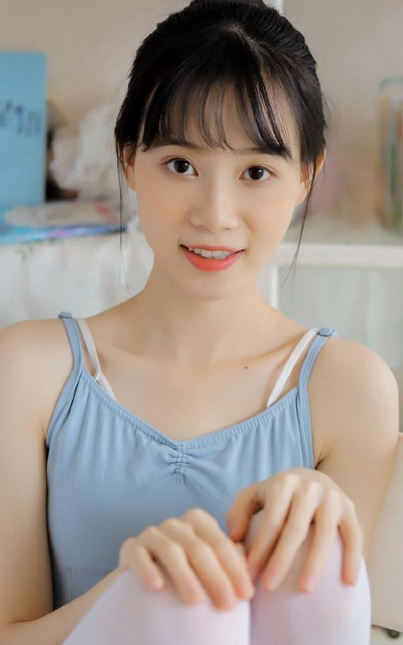 灵气逼人的白丝袜舞蹈少女气质清新脱俗唯美写真