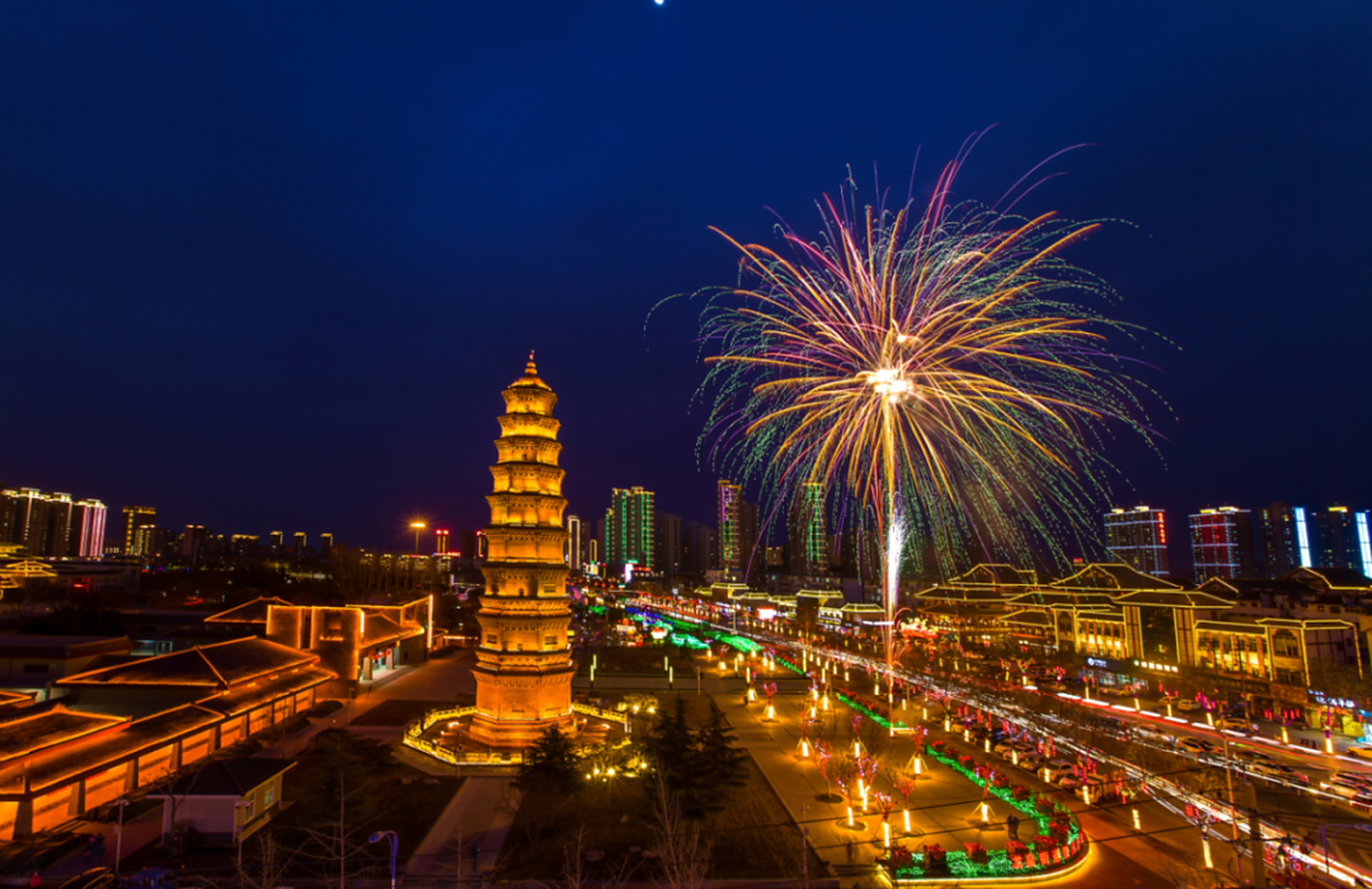 35万人. 2022年,滕州市实现地区生产总值901亿元.