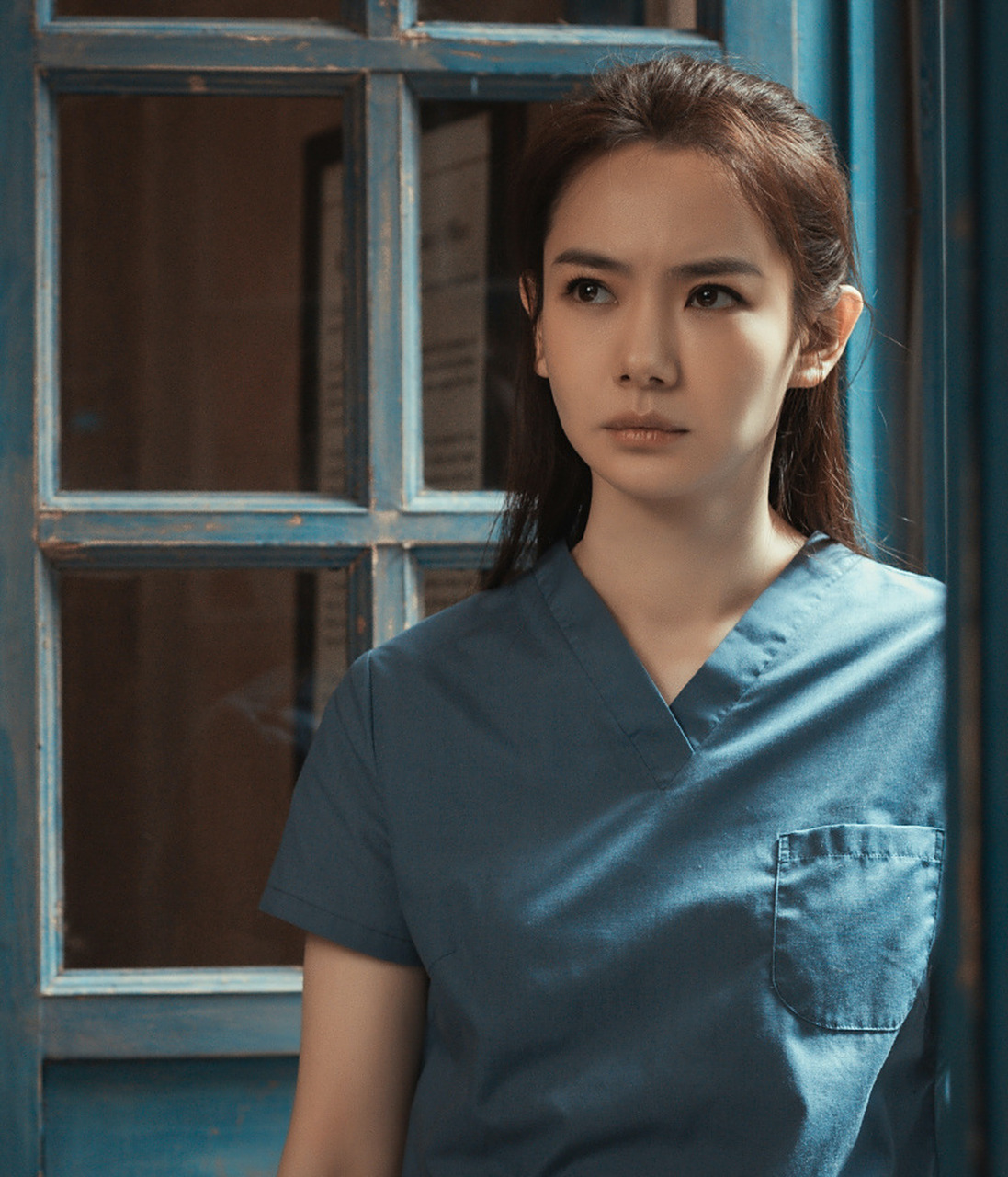 戚薇,祐宁,朱珠,高圣远,张峻宁,何政军等主演的《一起深呼吸》是一部