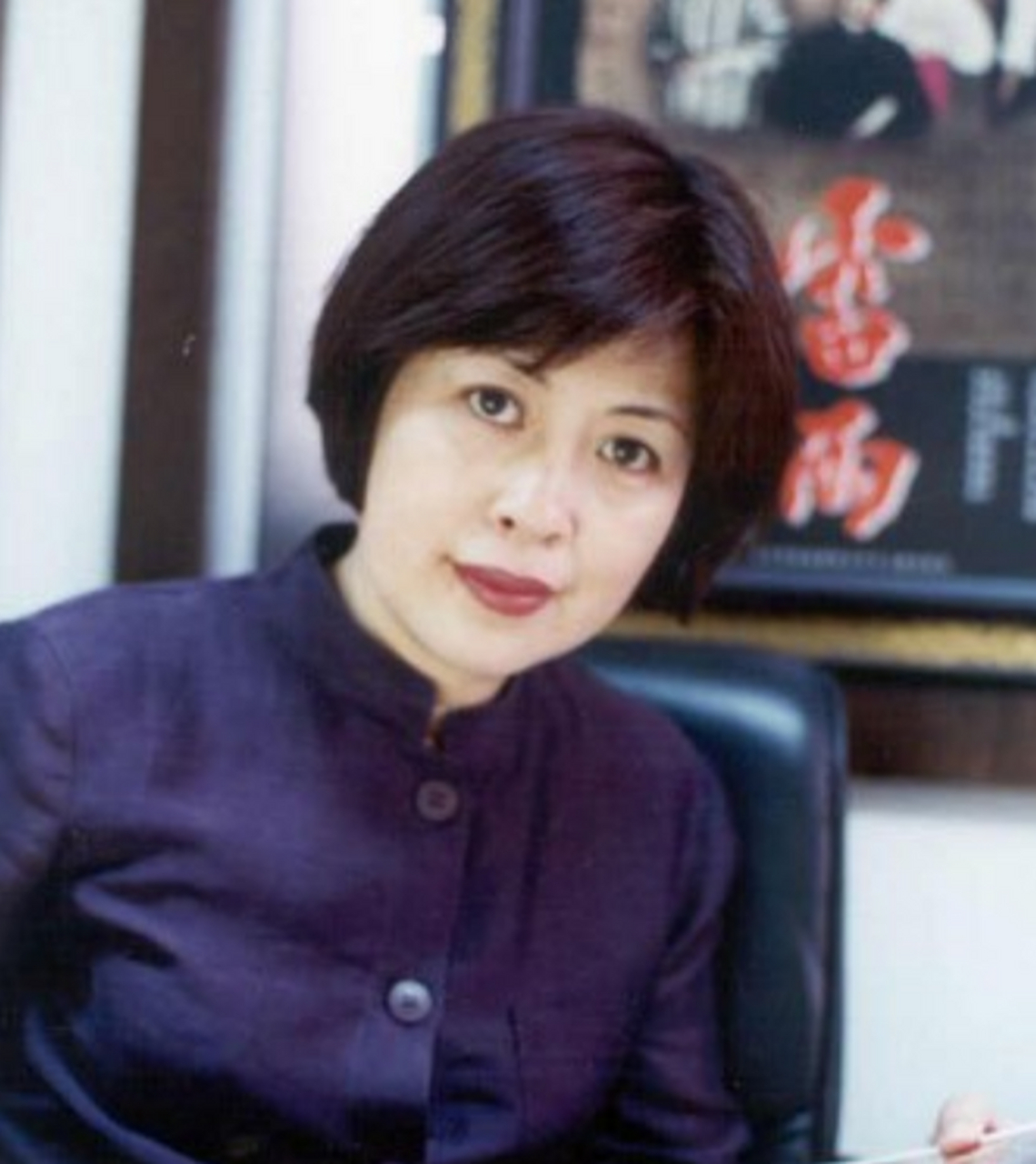 她是金牌制作人,曾反对儿子当演员 李小婉是一个了不起的女人,她是