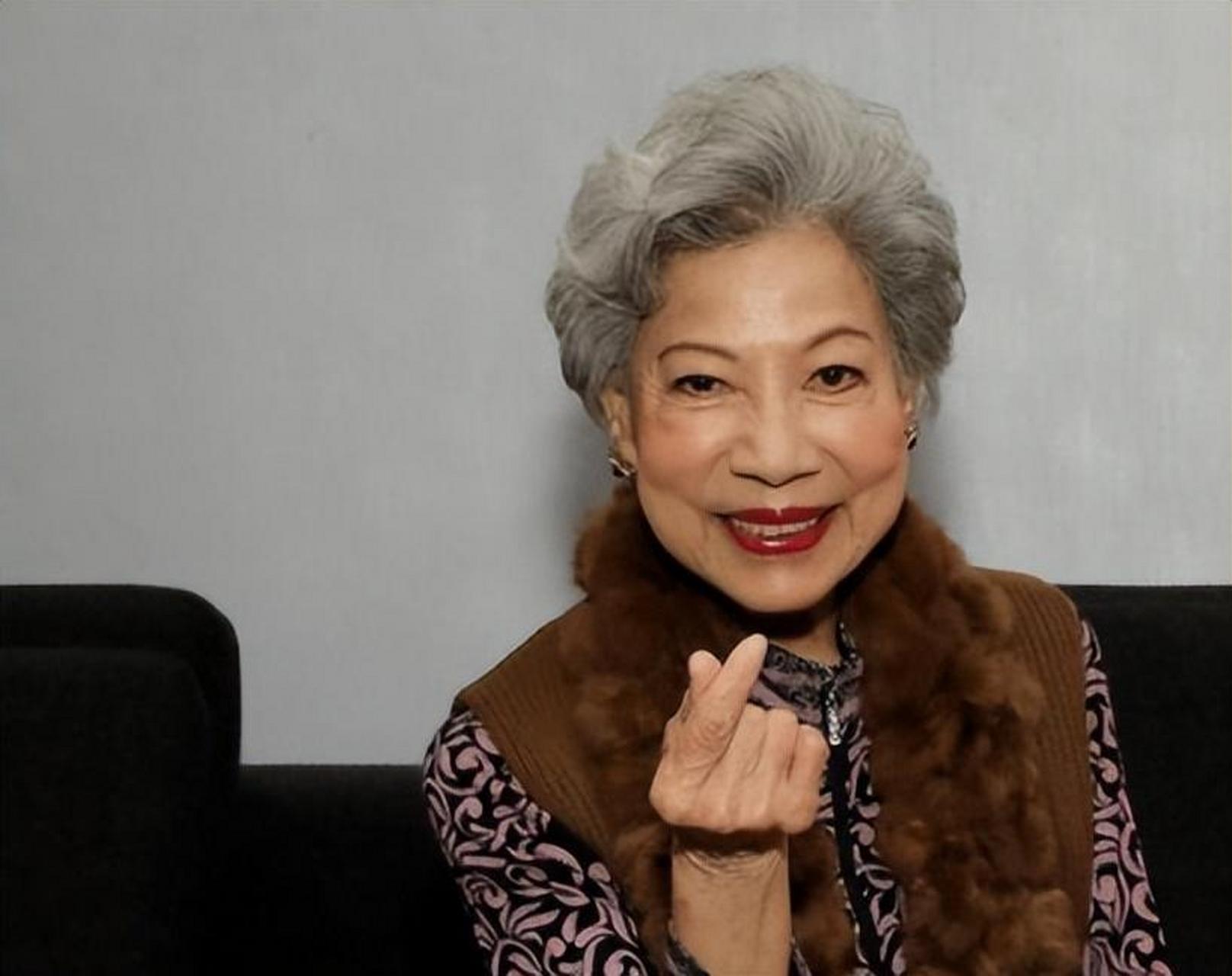 87岁高龄的"龙婆"罗兰,至今孤身一人,独自一人去医院安排后事!