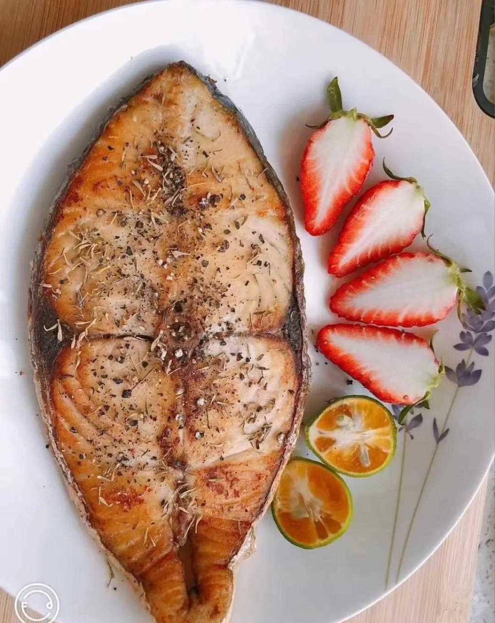 香煎马鲛鱼片—减脂餐|||让自己的厨艺更上一层楼[二哈]