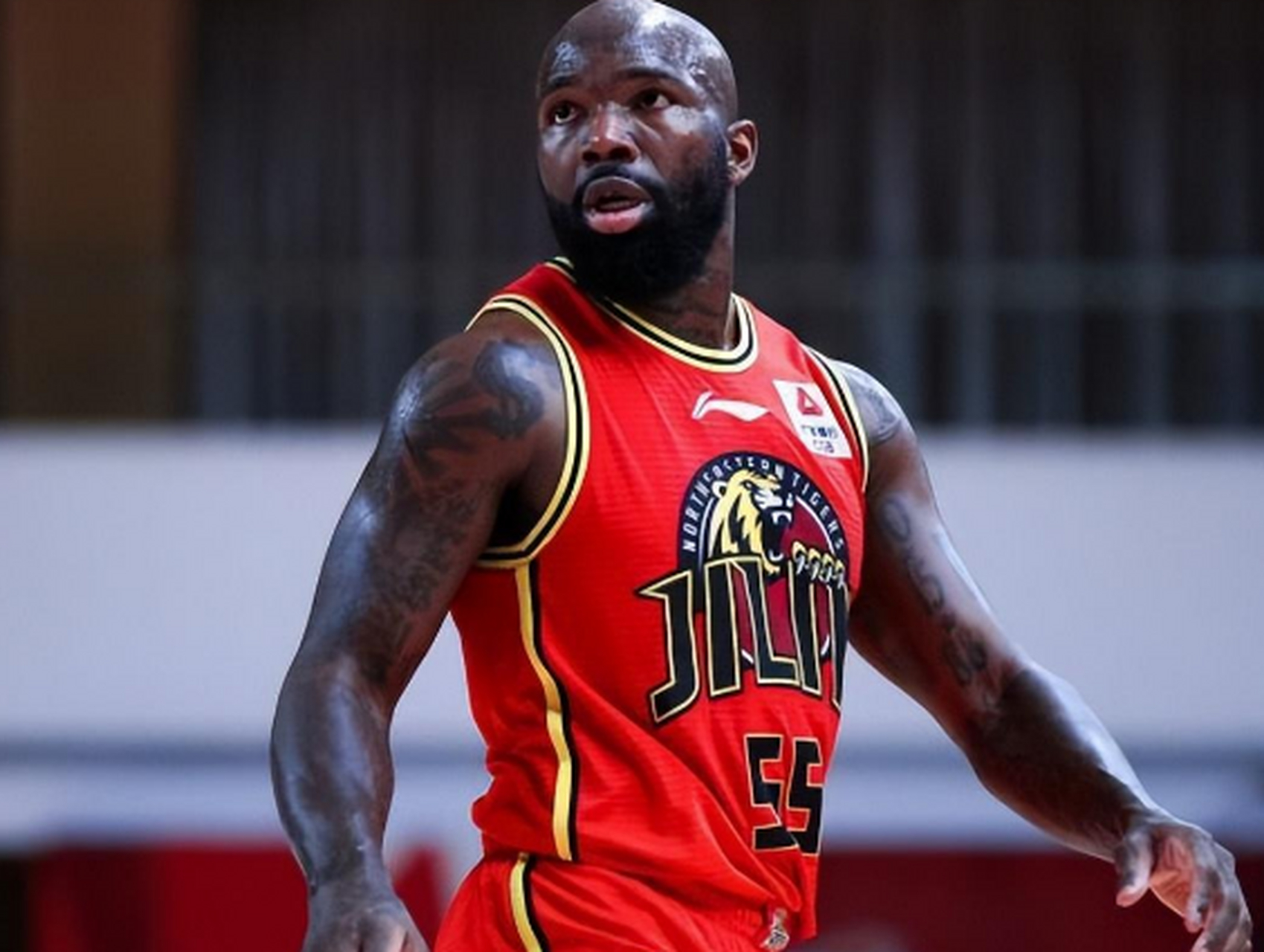 作为cba良心外援,琼斯在季后赛面对北京首钢的时候没有兑现他的诺言